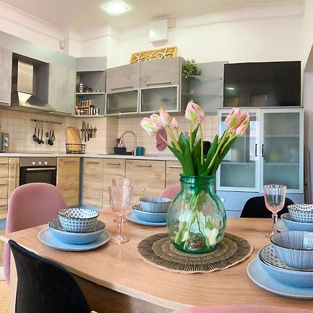 Two Bedroom Apartment -Welcome To Burgas- Top Location, Central Station, Main Walking Street, Sea Garden, Near The Beach Extérieur photo